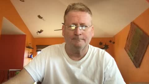 Hola online show from March 11, 4:07 pm