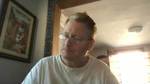 Hola online show from December 9, 5:35 pm