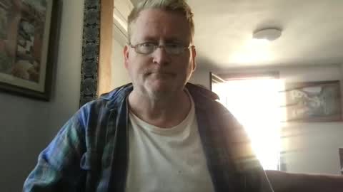 Hola online show from January 10, 6:06 pm