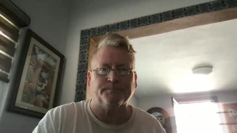 Hola online show from February 4, 7:00 pm