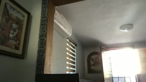 Hola online show from December 2, 4:18 pm