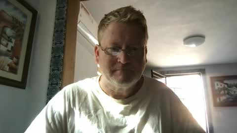 Hola online show from December 5, 9:06 pm