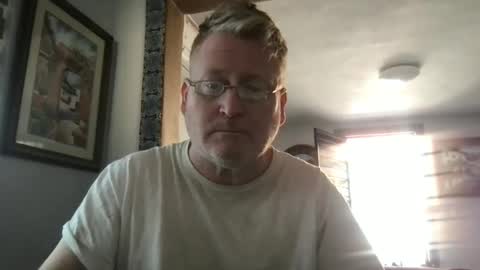 Hola online show from February 6, 5:30 pm