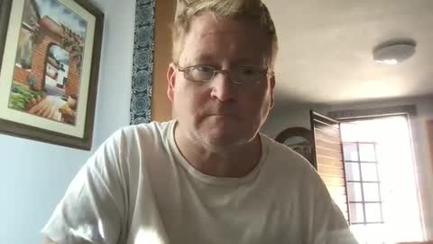 Hola online show from December 10, 8:49 pm