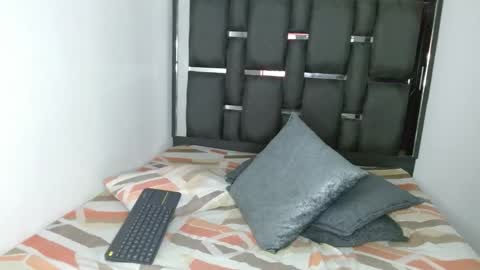 tomaz_18 online show from March 27, 12:37 am