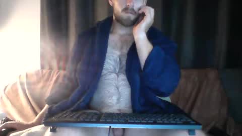 Snapshot of tommy5173 chatting on December 10, 1:22 pm tommy5173 online show from December 10, 1:22 pm