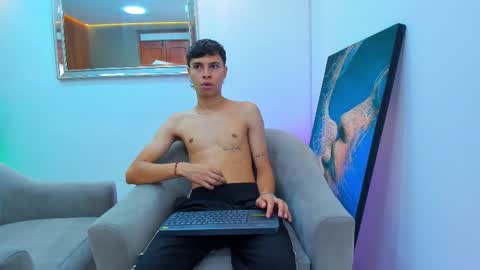 Tommy  Scott online show from November 19, 11:32 am