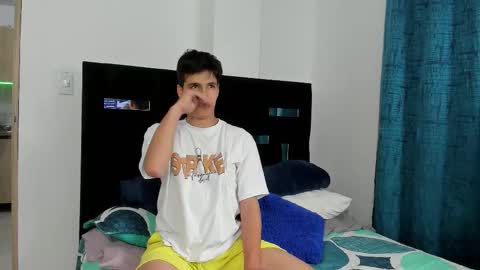 Snapshot of tommy_carlos chatting on October 4, 8:08 am   online show from October 4, 8:08 am