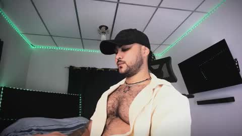 tommy_sccott online show from February 3, 9:31 pm