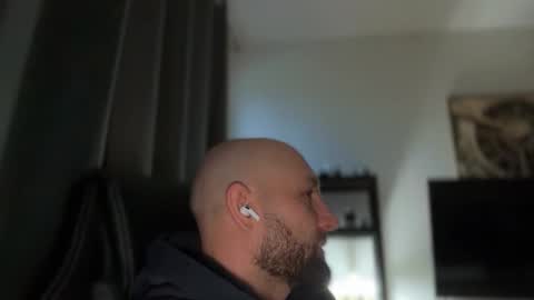 Thomas Fit online show from February 5, 6:31 am