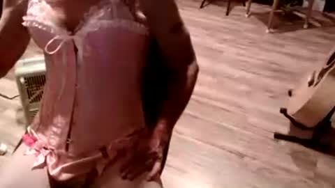 Snapshot of toms6543 chatting on November 1, 1:53 am toms6543 online show from November 1, 1:53 am