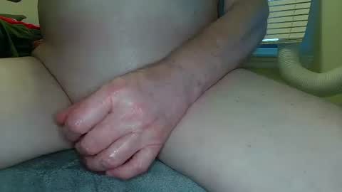 Snapshot of tomt64387741 chatting on October 18, 1:21 am Thomas online show from October 18, 1:21 am