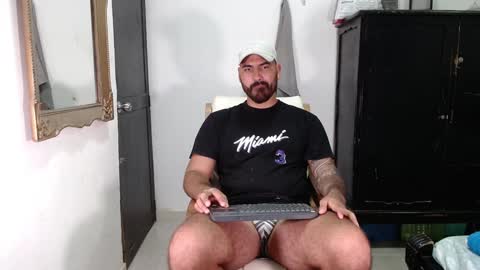 Snapshot of tomy_johnson2 chatting on January 28, 8:15 pm Tomas jhonson online show from January 28, 8:15 pm