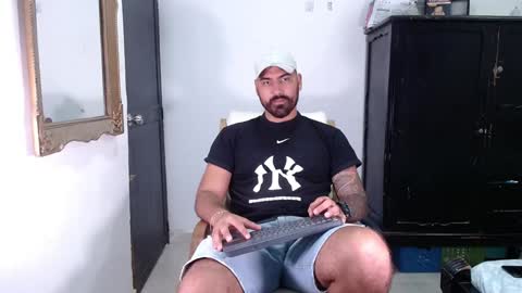 Snapshot of tomy_johnson2 chatting on January 26, 9:29 pm Tomas jhonson online show from January 26, 9:29 pm