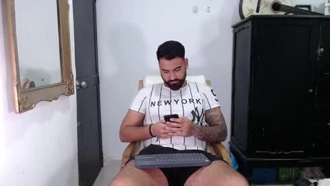 Snapshot of tomy_johnson2 chatting on December 31, 8:12 pm Tomas jhonson online show from December 31, 8:12 pm