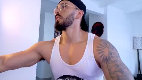 tony muscle1 online show from January 17, 9:05 pm