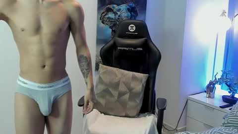 tony_petrov online show from January 8, 3:45 am