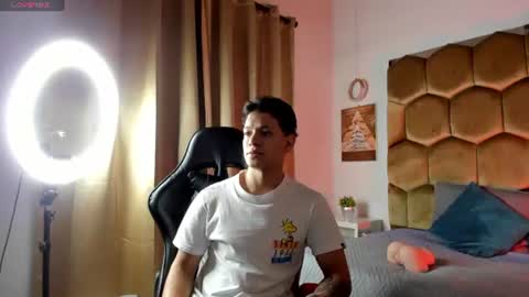 tony_petrov online show from July 8, 4:27 am