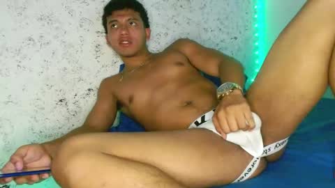 tonydesire_ online show from May 27, 8:17 pm