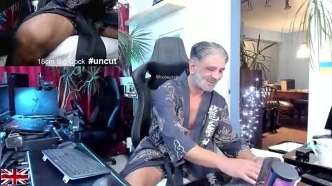 topalphaboss online show from December 19, 7:27 am