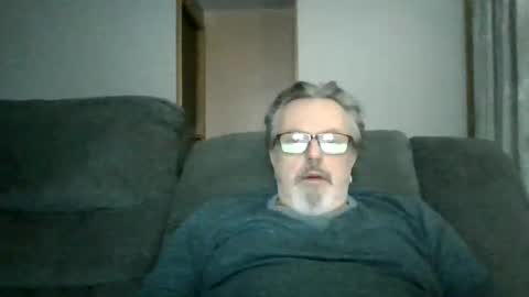 Snapshot of touchit9923 chatting on February 16, 5:26 am jim online show from February 16, 5:26 am