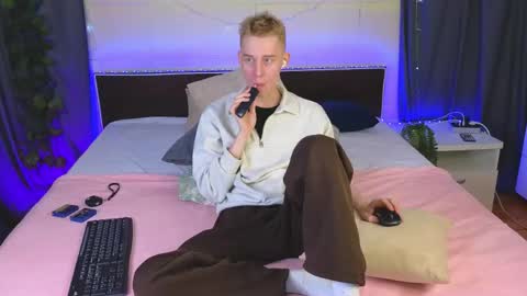 Max online show from April 16, 10:26 am