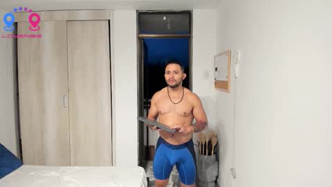 travis bakerr online show from November 29, 10:56 pm