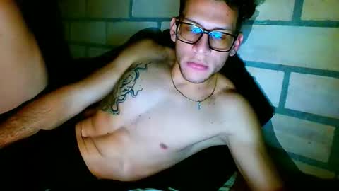 TRAVIS. online show from April 14, 6:24 am