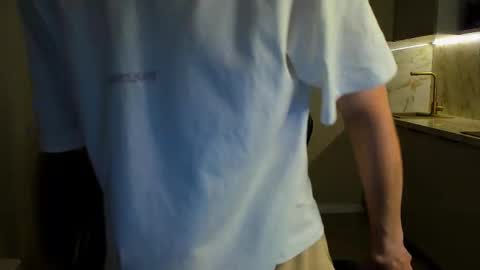 travisrivas online show from September 10, 6:28 pm