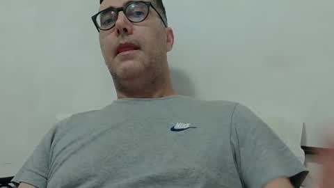 Snapshot of trevido4u chatting on October 7, 2:48 am trevido4u online show from October 7, 2:48 am