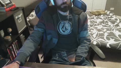 J online show from December 6, 7:10 am