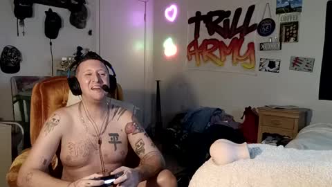 trillnonymau5 online show from December 16, 6:21 am