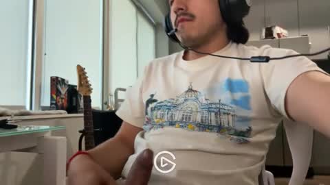 trod5763 online show from January 1, 11:18 pm