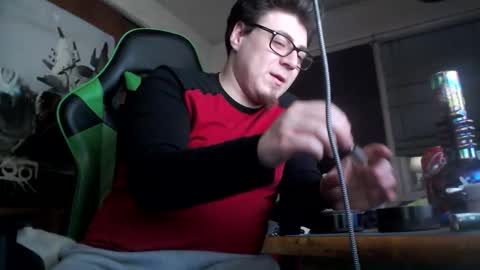 trustyf65 online show from April 21, 1:53 am