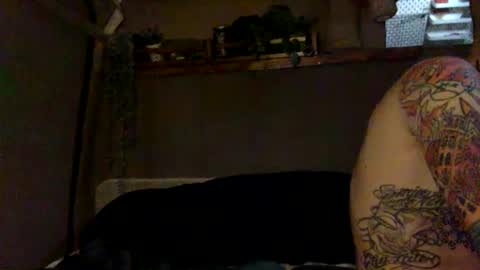 Tuhands online show from January 9, 3:01 pm