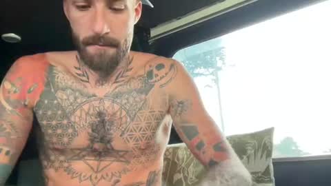 Tuhands online show from September 16, 1:23 pm