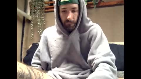 Tuhands online show from February 3, 1:19 pm