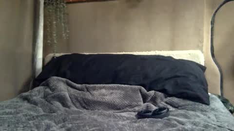 Tuhands online show from January 28, 12:11 pm