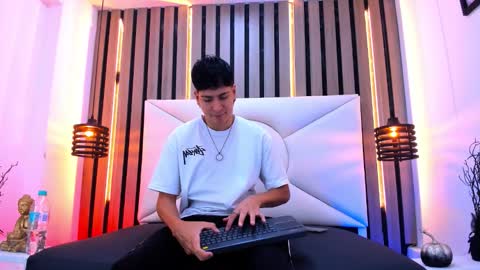 Snapshot of twink_bunny chatting on October 25, 1:02 pm samu online show from October 25, 1:02 pm