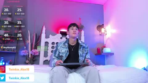 T W I N  K I E     A L E X online show from February 27, 9:14 pm