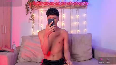 twinksboys_23 online show from February 9, 2:33 pm