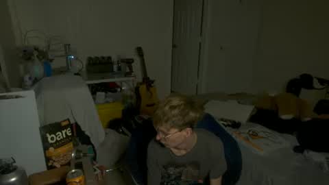 Snapshot of twinktools chatting on October 6, 5:17 pm shytwink online show from October 6, 5:17 pm