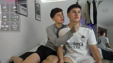 twintease online show from December 7, 1:29 pm