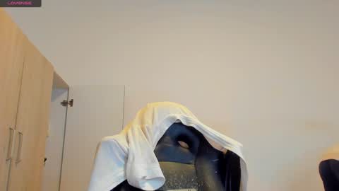     online show from January 25, 9:47 am