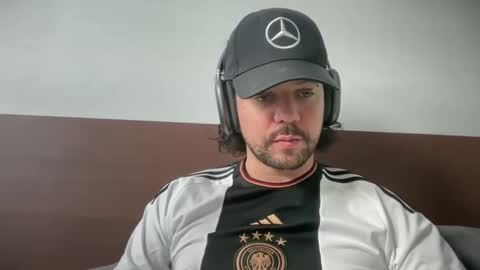 Tyleruzi online show from January 15, 8:48 pm