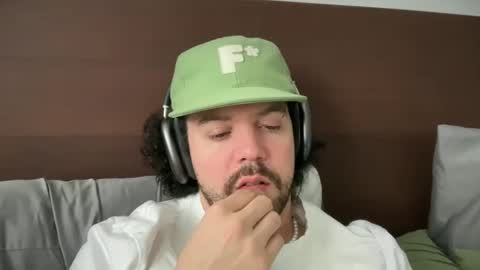 Tyleruzi online show from January 14, 6:28 pm