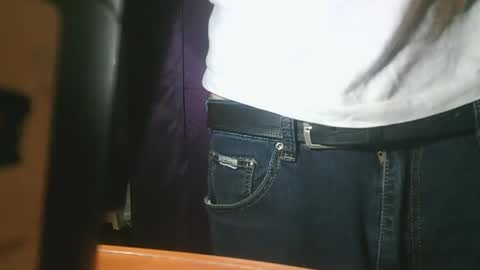 Snapshot of u02g2 chatting on December 12, 2:55 pm u02g2 online show from December 12, 2:55 pm