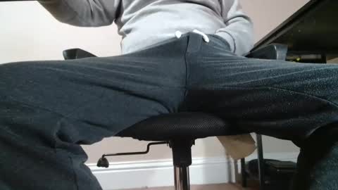 ukguynxtdr online show from November 18, 9:28 pm