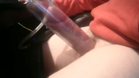 Snapshot of ukpumper chatting on February 11, 9:53 am ukpumper online show from February 11, 9:53 am