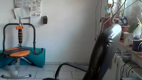 Ulli online show from May 18, 6:12 pm